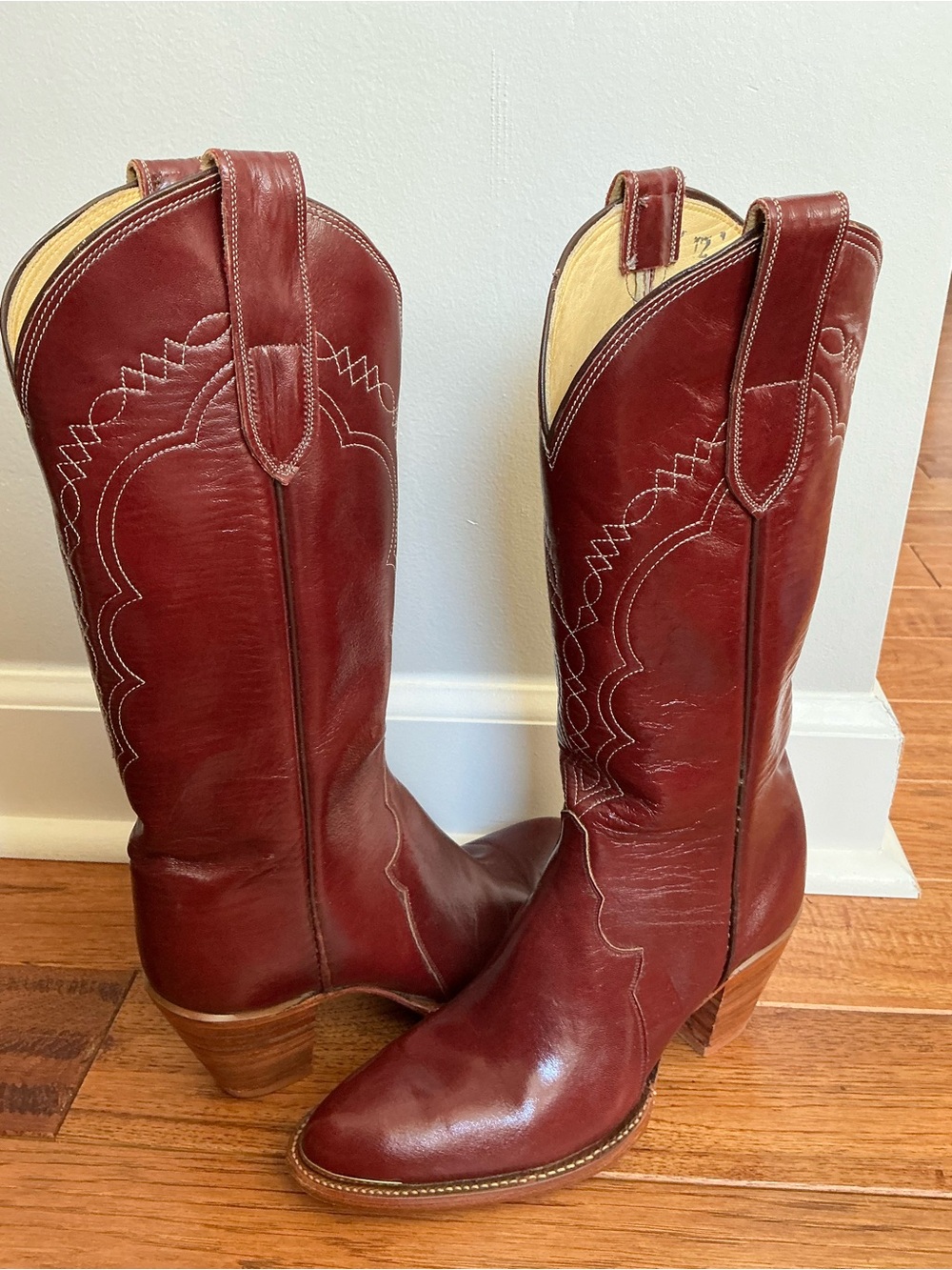 Vintage Tony Lama Women’s Burgundy Leather Pull-On Cowboy Boots, US 5, #7132
